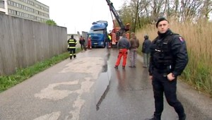 Náraz kamiónu do múru väznice v Hrnčiarovciach jej chod neohrozil