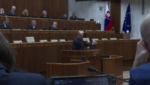 Parlamentná kríza? Zablokované hlasovanie a obvinenia z konfliktov záujmov