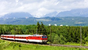 Zrážka vlaku na hlavnej trase pripravila o život muža (†26)