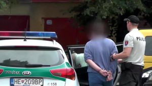 Polícia prepustila na slobodu mužov, ktorých našli v byte s mŕtvolou vo fólii