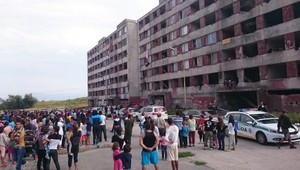 Ženu z Luníka IX odviezli dokaličenú do nemocnice. Podľa matky ju týral druh