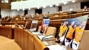 Poslanecký maratón skončil, Figeľa ani Čisláka neodvolali