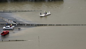 VIDEO: Zaplavený Texas je na kolenách. Úrady očakávajú, že počet mŕtvych bude stúpať