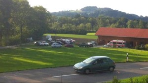 Podozriví z vraždy Slováka skončili vo väzbe, polícia hľadá zbraň