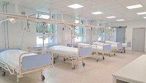 PREHĽAD nemocníc a zariadení, kde platí zákaz návštev