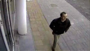 Zlodej brutálne napadol starenku! Kabelku z nej odrezal