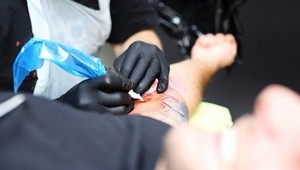 Na trhu sa opäť objavili nebezpečné výrobky. Sú medzi nimi vlhčené servítky a aj niekoľko farieb na tetovanie