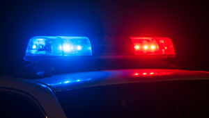 Nočný konflikt v centre mesta. Hádka mužov vyústila do útoku nožom