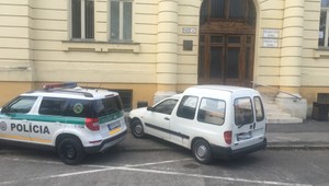 V Nitre nahlásilo dievča bombu na súde