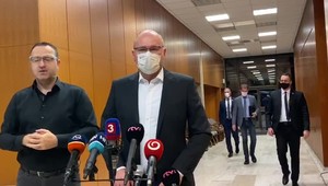 Vláda mala bohatý program. Dostalo sa na poskytovanie SOS dotácií, na rodičovský príspevok aj ochranu vlkov