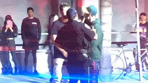 VIDEO: Justin Bieber zrazil paparazza!