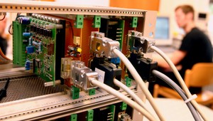 Čína dokáže odstaviť Ameriku od elektriny, boja sa Spojené štáty