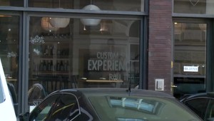 V centre Prahy sa chcel upáliť muž, popáleniny má na polovici tela