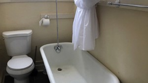 Žena si zle sadla do vane. Ostala v nej uväznená päť dní