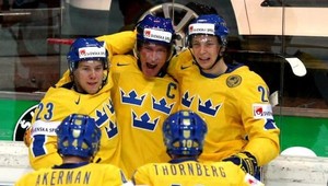 Švédi už s osmičkou korčuliarov z NHL
