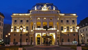 Mengeleho dievča v SND. Inscenácia nadväzuje na úspech knihy, ktorú napísala redaktorka TV JOJ