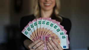 Západu sa Slovensko priblížilo cenami, nie platmi