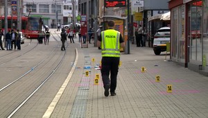 Útočník z Obchodnej sa v minulosti vyhrážal pracovníčke finančnej správy. Policajt to neriešil