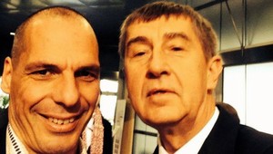 Grécky minister na konferencii EÚ. Všetci mu nadávali, Babiš sa s ním fotil