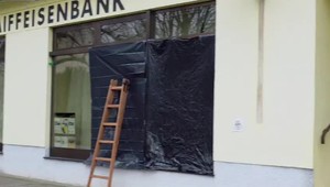 Prepad banky v Rakúsku spustil bezpečnostné kontroly na hraniciach