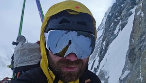 So zlomeninou kľúčnej kosti čakali na vrtuľník. Ako zachraňovali dva dni českých horolezcov?