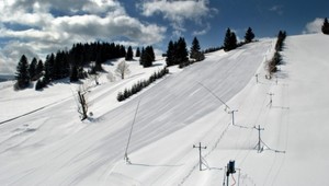 Anonym nahlásil v lyžiarskom stredisku bombu