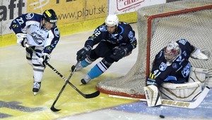Hustý zostrih hokejového play-off...