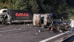 Tragédia pri Zvolene: Po zrážke nákladiakov s autom vyhasol život len 18-ročného muža