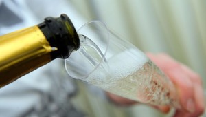 Testy ukázali, že obľúbený sekt Prosecco obsahuje toxické pesticídy