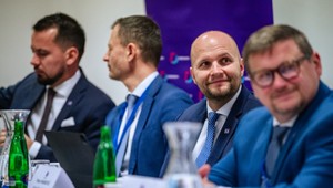 Prieskum: Demokrati na vzostupe, opozícia by mala len krehkú parlamentnú väčšinu