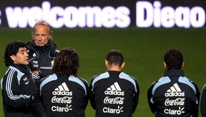 Maradonu zachránili pre pomäteným Britom s mačetou