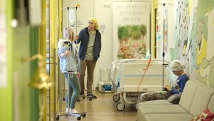 Očkovanie proti Covidu-19 chráni aj deti s rakovinou. Niektorí rodičia sa pre vakcínu rozhodnú zo strachu o dieťa