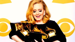 Grammy. Kraľovná Adele (23) a spomienka na Whitney...