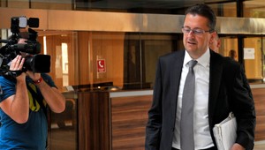 Odvolávanie Glváča sa nekoná. Sklamaná opozícia tvrdí, že je len špičkou ľadovca