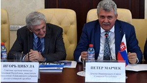 Kontroverzná cesta poslanca na Krym vyústila k dohode o spolupráci. Ministerstvo to odmieta