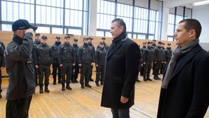 Slovensko vyslalo na maďarsko-srbskú hranicu ďalších 38 policajtov. Pomáhať majú pri boji s migráciou