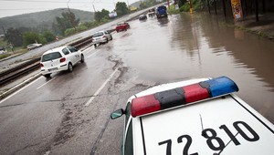 VIDEO: Bratislavské ulice zaplavilo, autá stáli v kolónach
