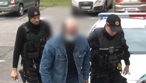 Muž sa vyhrážal svojej vlastnej sestre zabitím. Pod vplyvom alkoholu po žene hodil mikrovlnku