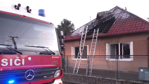 Požiar domu uväznil 65-ročného imobilného majiteľa v izbe