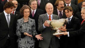 Nadal a spol. venovali kráľovi repliku Davisovho pohára