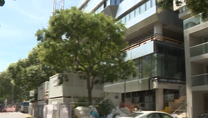 Čech zabil dvoch kolegov: Jedného vyhodil z okna, druhého umlátil stoličkou