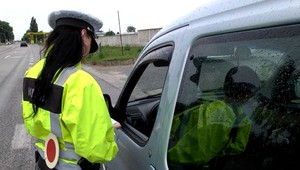 Čo musia policajti urobiť predtým, ako vás zastavia