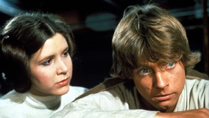 Predstaviteľka princeznej Leiy mala infarkt, jej stav je kritický