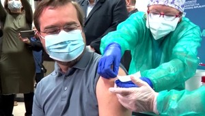 Po zaočkovaní svojich zdravotníkov hlásia niektoré nemocnice  voľné kapacity, v Prešove už očkujú aj kuchárov