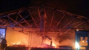 V nitrianskej hale vypukol obrovský požiar. Zahynulo približne 6- tisíc kusov hydiny