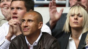 Larsson "presedlal" na halový hokej