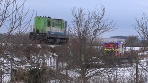 Auto sa zrazilo s lokomotívou. Zraneniam podľahli dve osoby, vrátane 14-ročného Alexa