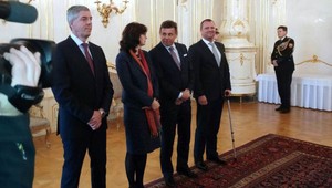 Prezident rokoval so SNS a Most-Híd. Bugár sa vyjadrí až po republikovej rade, Danko je za rázne opatrenia