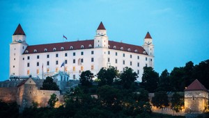 Bratislavský hrad hostí stovky delegátov NATO. Prebieha parlamentné zhromaždenie