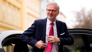 Podľa Petra Fialu obvinenie Roberta Fica, že ČR zasahuje do záležitostí Slovenska, je absurdné